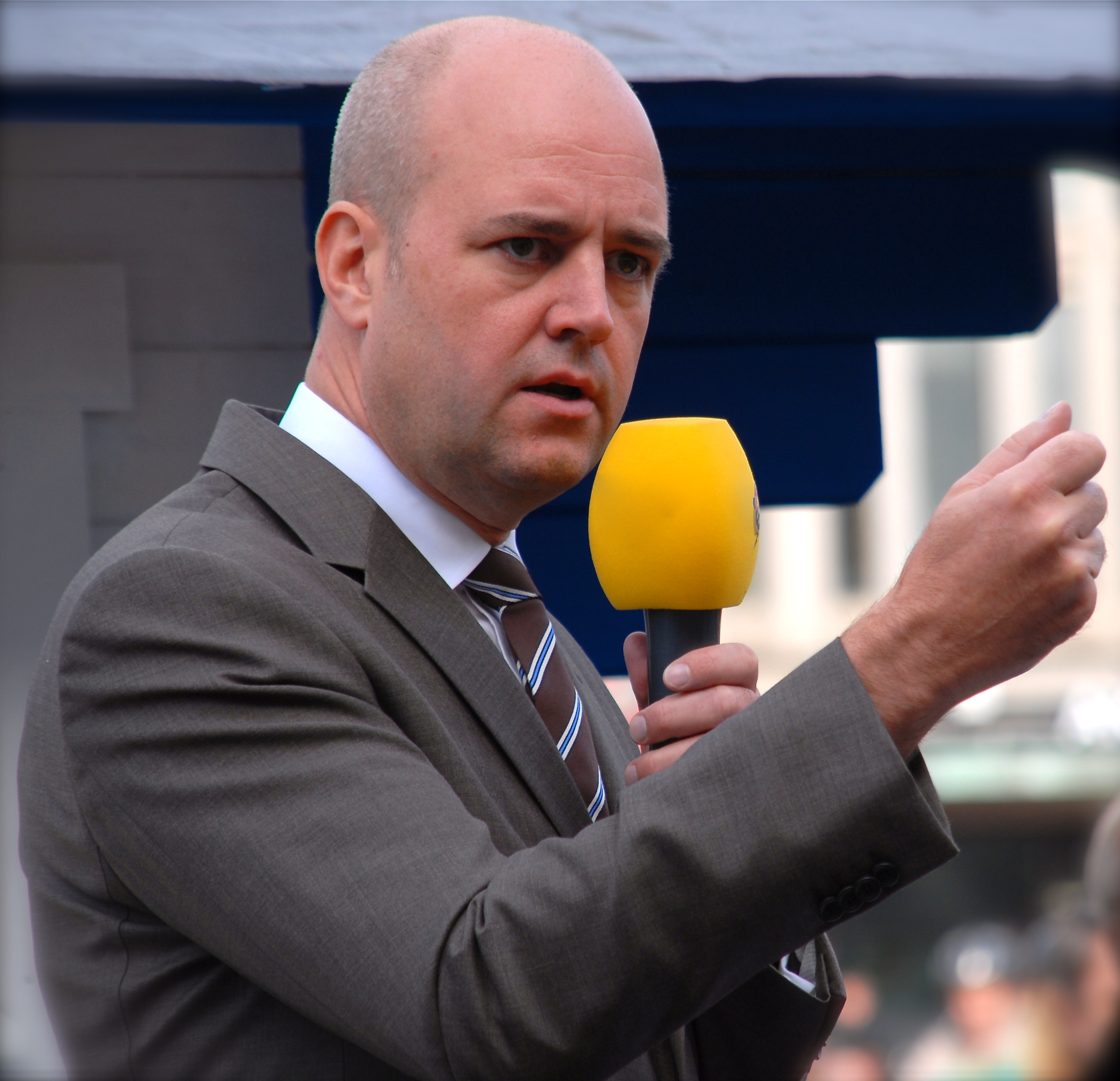 Statsminister_Fredrik_Reinfeldt_i_valrörelsen_2010.jpg